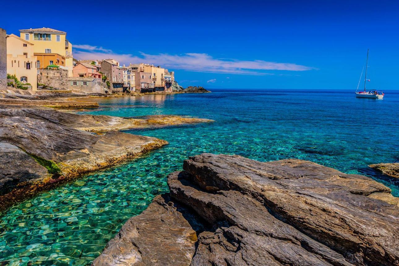 Vue Sur *